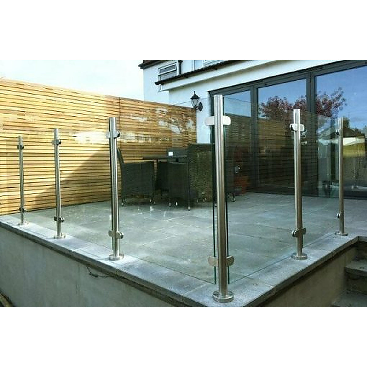 Frameless glass balustrade installed without a handrail